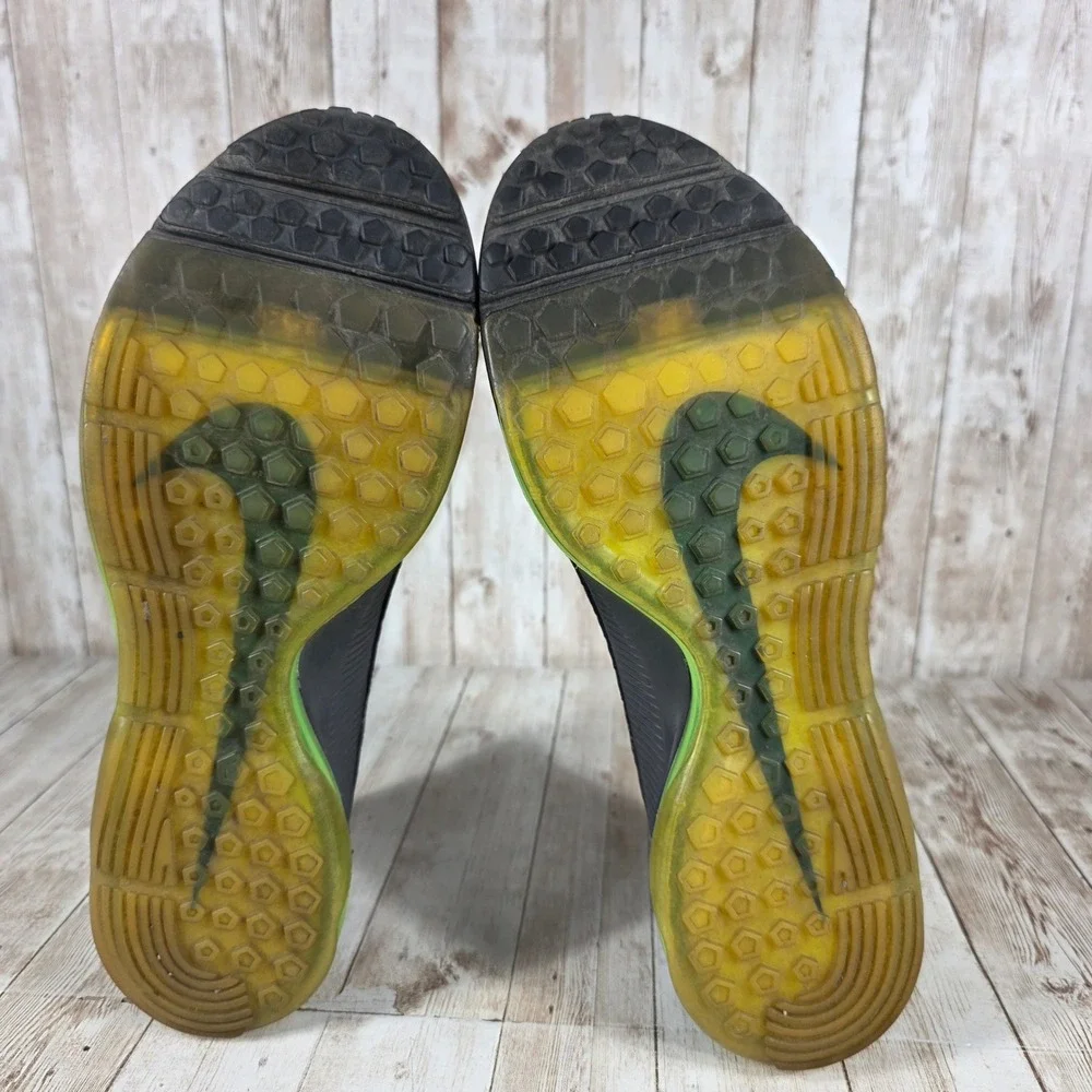 Nike command attention